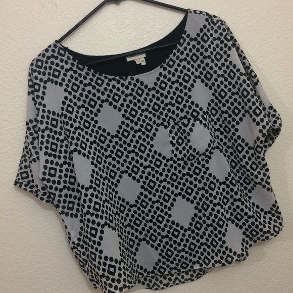 Meadow Rue Tops - 4/$25 🛍 Meadow Rue Anthropologie Boxy Layered Top